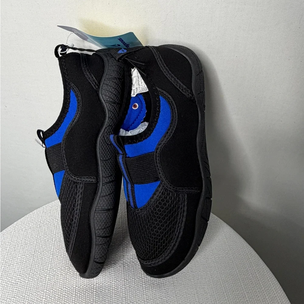 O’rageous Water Shoes  Boys Size 13 Blue Black New With Tags(B111)&✨